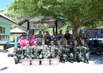 Kapolda NTT Kunjungi Prajurit TNI di Pos Pamtas Wini, Pererat Sinergi dan Beri Tali Asih