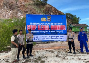 Polres Manggarai Barat Pasang Spanduk dan Gelar Sosialisasi Stop Ilegal Mining di Pulau Sebayur dan Pulau Mesa