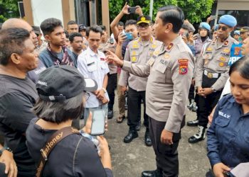 Wakapolda NTT Terima Audiensi Aliansi Peduli Lucky dan Delfi, Tegaskan Profesionalisme Penyidik dan Komitmen Pelayanan Unjuk Rasa